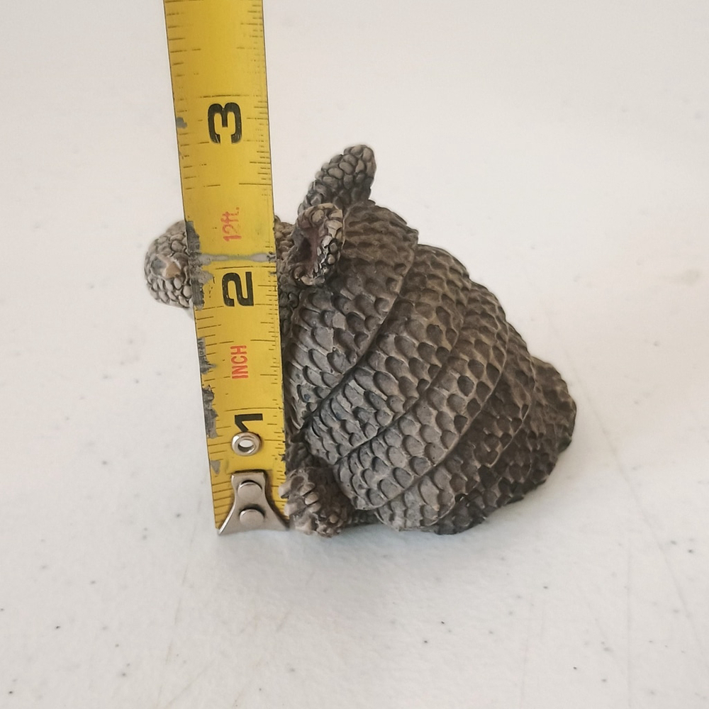 Vintage Dougs Animations Gray Armadillo Figurine Resin - Picture 9 of 9